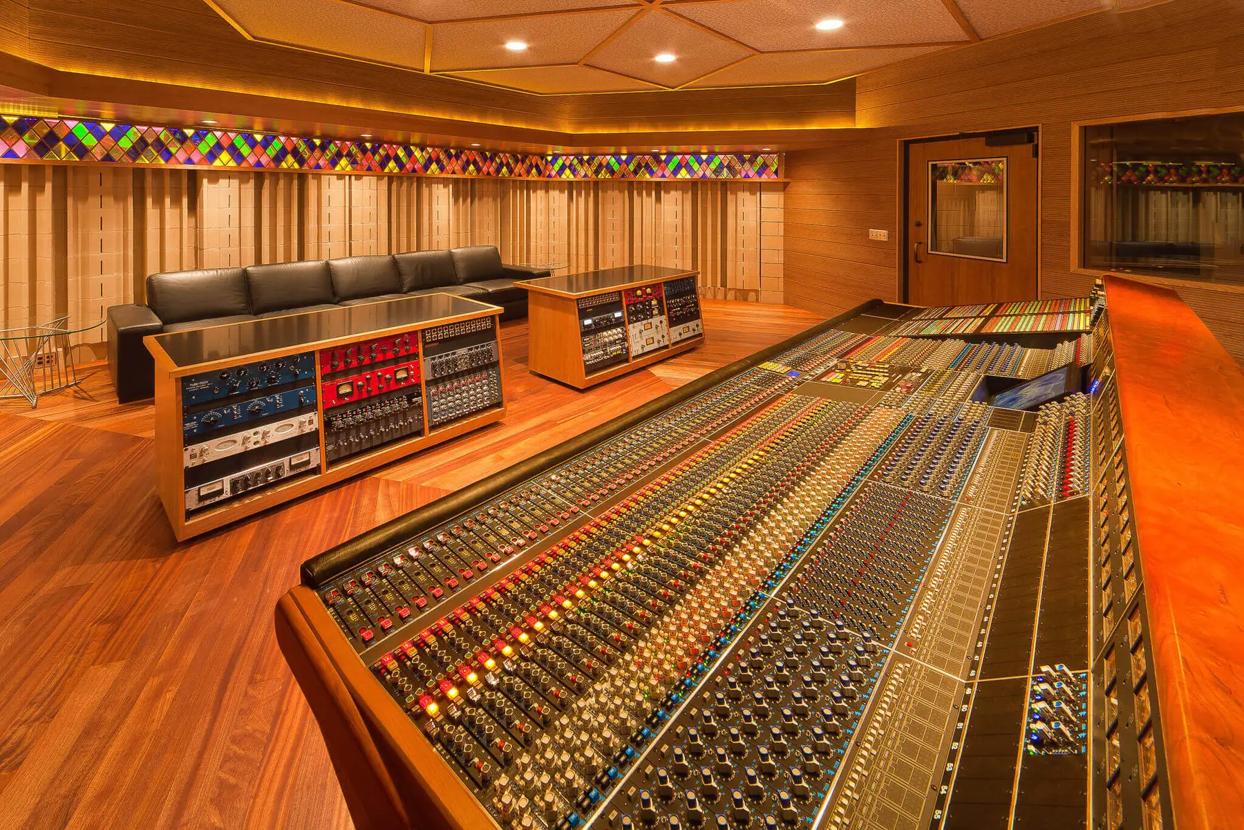 Manifold Recording designed by Brett Acoustics