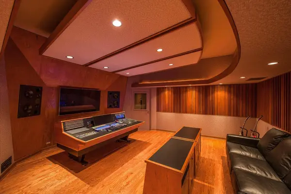 Bennett recording studio by Brett Acoustics