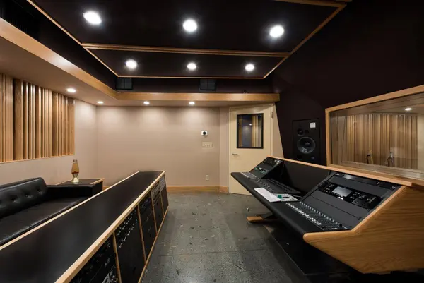 Hondo Creek recording studio by Brett Acoustics