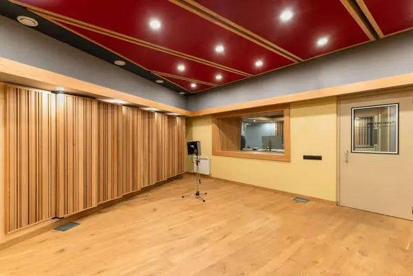 MMC recording studio by Brett Acoustics