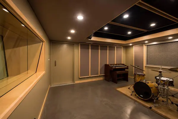 Murray recording studio by Brett Acoustics