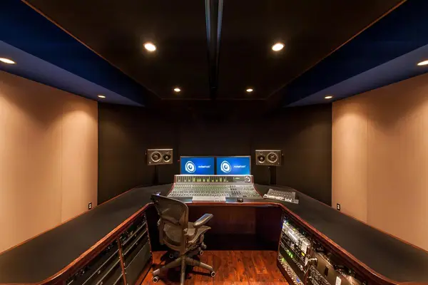 Noisefreak recording studio by Brett Acoustics