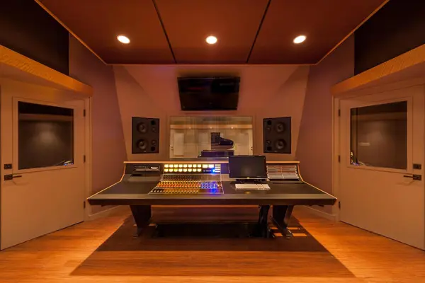 Pine Mountain recording studio by Brett Acoustics