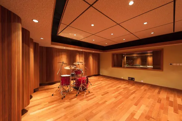 SoundStruck recording studio by Brett Acoustics